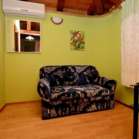 Apartman Amedea *
